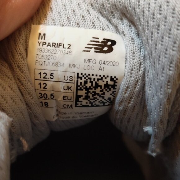 Girls size 12.5 new balance fresh foam sneakers - Picture 9 of 9